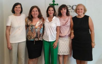 Firma del acuerdo entre AECC y WomenCeo