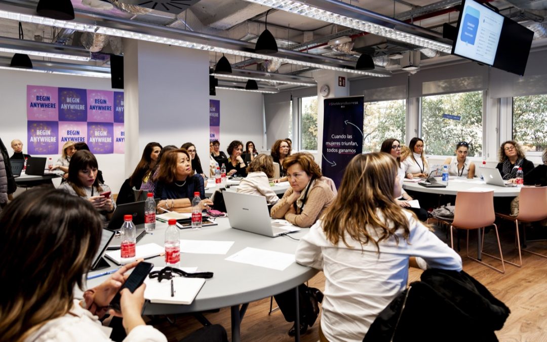 WomenCEO aprendiendo cómo optimizar las herramientas digitales Facebook e Instagram