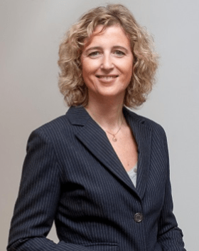 Dª Ana Martínez-Pina